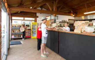 Camping Les Dunes 4*, Camping 4* à Longeville sur Mer (Vendée) - Location Mobil Home pour 4 personnes - Photo N°12
