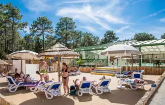 Camping Les Dunes 4*, Camping 4* à Longeville sur Mer (Vendée) - Location Mobil Home pour 4 personnes - Photo N°16