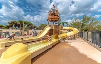 Camping Saint Aygulf Plage 4*, Camping 4* à Saint Aygulf (Var) - Location Mobil Home pour 5 personnes - Photo N°2