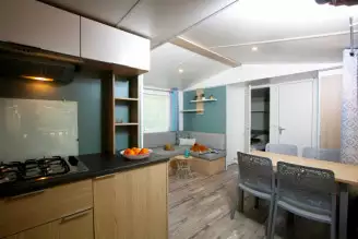 Camping Les Hirondelles 4*, Camping 3* à Loupiac (Lot) - Location Mobil Home pour 6 personnes - Photo N°3