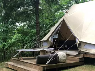 Camping Moulin de Chaules 3*, Camping 3* à Saint Constant (Cantal) - Location Tente équipée pour 4 personnes - Photo N°1