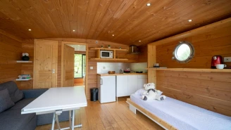 Camping Village des Monédières, Camping 3* à Chamberet (Corrèze) - Location Gite pour 5 personnes - Photo N°4