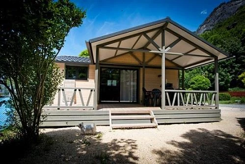 Camping À la Rencontre du Soleil 5*, Camping 5* à Le Bourg d'Oisans (Isère) - Location Chalet pour 5 personnes - Photo N°14