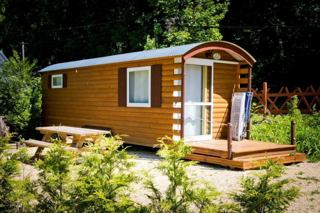 Camping À la Rencontre du Soleil 5*, Camping 5* à Le Bourg d'Oisans (Isère) - Location Chalet pour 5 personnes - Photo N°16