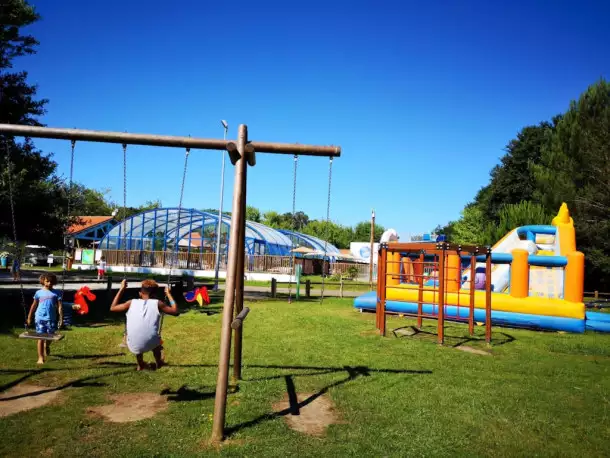 Camping Landes Bleues 4*, Camping 4* à Aureilhan (Landes) - Location Mobil Home pour 6 personnes - Photo N°8