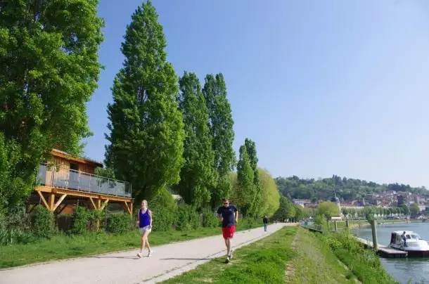 Erreur, Camping 3* à Trévoux (Ain) - Location Chalet pour 11 personnes - Photo N°2
