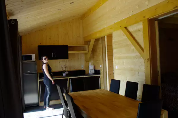 Erreur, Camping 3* à Trévoux (Ain) - Location Chalet pour 11 personnes - Photo N°4