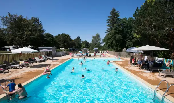 Camping Les Gorges du Chambon 4*, Camping 4* à Eymouthiers (Charente) - Location Mobil Home pour 6 personnes - Photo N°2