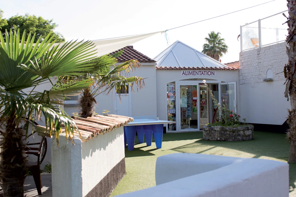 Camping Le Suroit 4*, Camping 4* à Saint Georges d'Oléron (Charente Maritime) - Location Mobil Home pour 4 personnes - Photo N°11