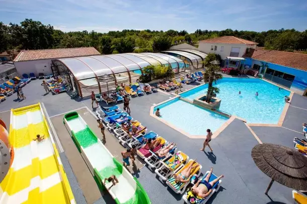 Camping Oléron Loisirs 4*, Camping 4* à Saint Georges d'Oléron (Charente Maritime) - Location Mobil Home pour 6 personnes - Photo N°3