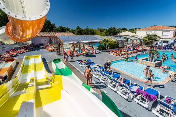 Camping Oléron Loisirs 4*, Camping 4* à Saint Georges d'Oléron (Charente Maritime) - Location Mobil Home pour 6 personnes - Photo N°4