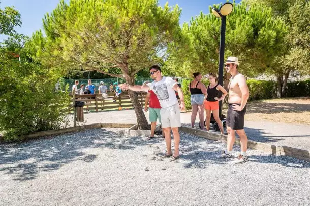 Camping Oléron Loisirs 4*, Camping 4* à Saint Georges d'Oléron (Charente Maritime) - Location Mobil Home pour 6 personnes - Photo N°8