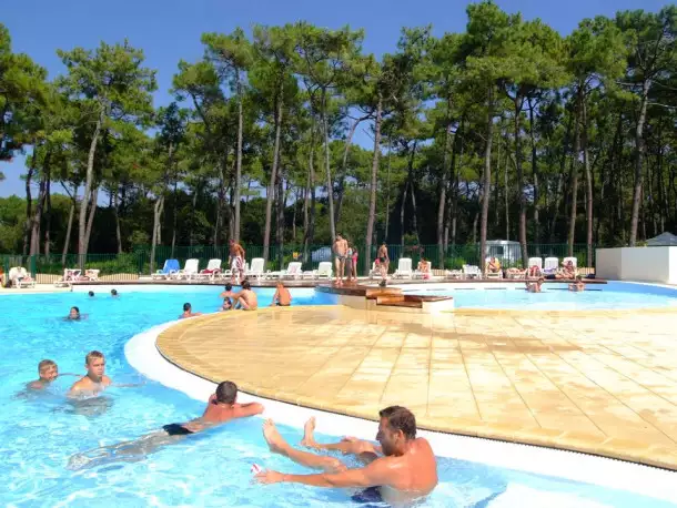 Camping de la Plage de Riez 3*, Camping 3* à Saint Hilaire de Riez (Vendée) - Location Mobil Home pour 6 personnes - Photo N°5