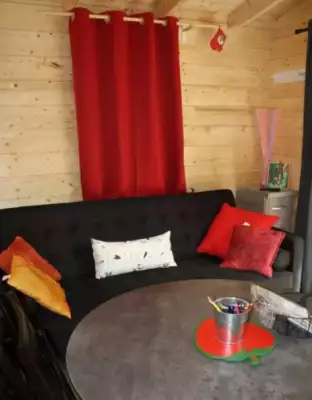 Camping Village de la Champagne, Camping 2* à Bar sur Aube (Aube) - Location Bungalow pour 6 personnes - Photo N°5