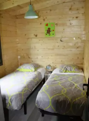 Camping Village de la Champagne, Camping 2* à Bar sur Aube (Aube) - Location Bungalow pour 6 personnes - Photo N°7