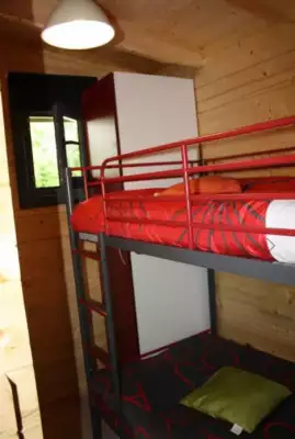 Camping Village de la Champagne, Camping 2* à Bar sur Aube (Aube) - Location Bungalow pour 6 personnes - Photo N°9