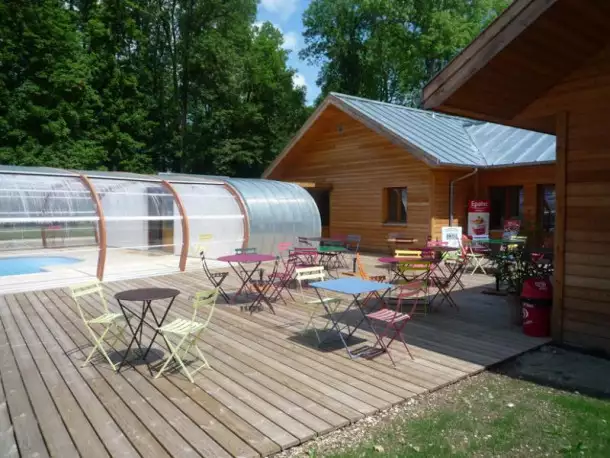 Camping Village de la Champagne, Camping 2* à Bar sur Aube (Aube) - Location Roulotte pour 5 personnes - Photo N°11