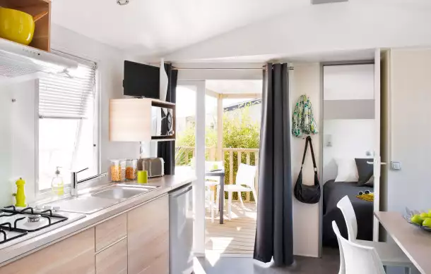 Camping Resort Els Pins 3*, Camping 3* à Malgrat de Mar (Barcelone) - Location Bungalow pour 5 personnes - Photo N°5
