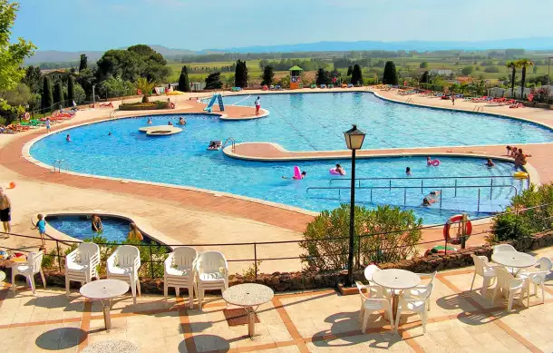 Camping Castell Montgri 4*, Camping 4* à Estartit (Gérone) - Location Mobil Home pour 6 personnes - Photo N°3
