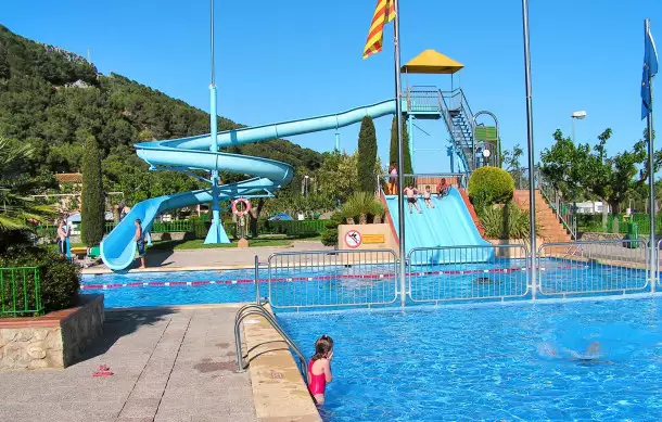 Camping Castell Montgri 4*, Camping 4* à Estartit (Gérone) - Location Mobil Home pour 6 personnes - Photo N°4