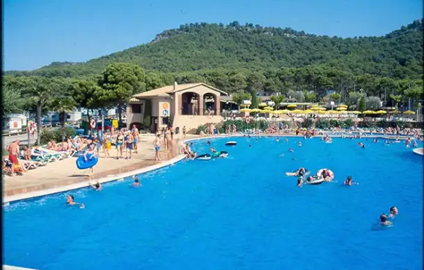 Camping Castell Montgri 4*, Camping 4* à Estartit (Gérone) - Location Mobil Home pour 6 personnes - Photo N°8