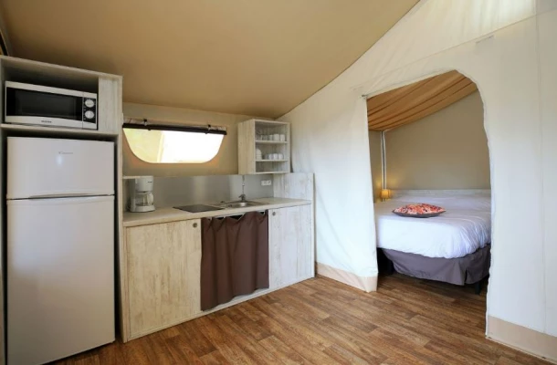 Camping Médoc Plage 4*, Camping 4* à Vendays Montalivet (Gironde) - Location Tente équipée pour 4 personnes - Photo N°4