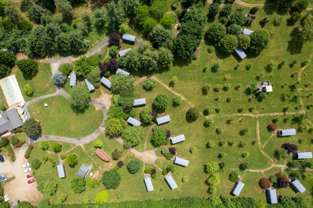 Camping Village des Monédières, Camping 3* à Chamberet (Corrèze) - Location Bungalow pour 5 personnes - Photo N°8