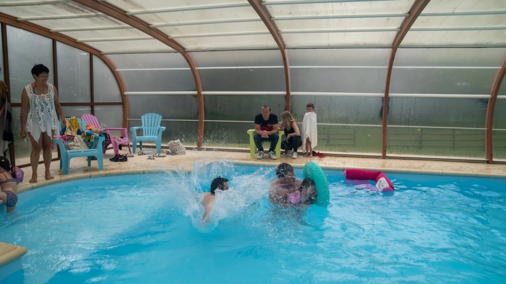 Camping Village des Monédières, Camping 3* à Chamberet (Corrèze) - Location Bungalow pour 5 personnes - Photo N°14