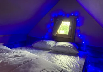 Camping le Lac O Fées 3*, Camping 3* à Priziac (Morbihan) - Location Cabane pour 2 personnes - Photo N°4