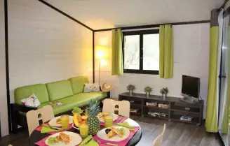 Les Cottages Varois, Camping à Solliès Toucas (Var) - Location Mobil Home pour 4 personnes - Photo N°5