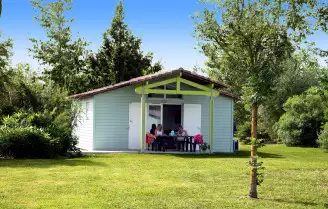 Domaine Port Lalande, Camping à Castelmoron sur Lot (Lot et Garonne) - Location Mobil Home pour 4 personnes - Photo N°3