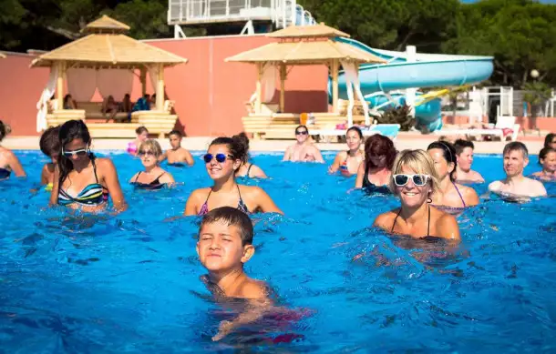Camping Le Bellevue 4*, Camping 4* à Valras Plage (Hérault) - Location Mobil Home pour 6 personnes - Photo N°10