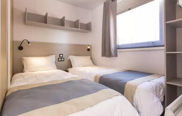 Camping Tamarins Plage 2*, Camping à Le Bois Plage en Ré (Charente Maritime) - Location Appartement pour 6 personnes - Photo N°4