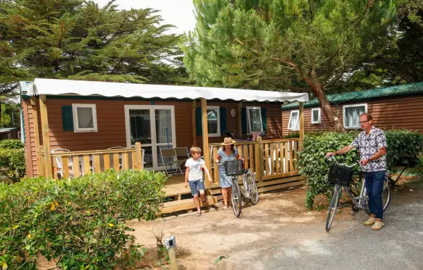 Camping Tamarins Plage 2*, Camping à Le Bois Plage en Ré (Charente Maritime) - Location Appartement pour 6 personnes - Photo N°7