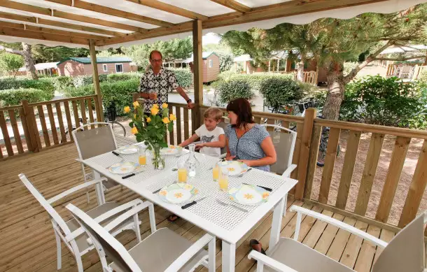 Camping Tamarins Plage 2*, Camping à Le Bois Plage en Ré (Charente Maritime) - Location Appartement pour 6 personnes - Photo N°8