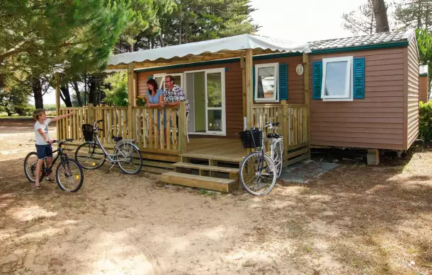 Camping Tamarins Plage 2*, Camping à Le Bois Plage en Ré (Charente Maritime) - Location Appartement pour 6 personnes - Photo N°19