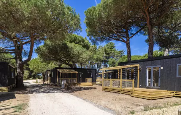 Camping Tamarins Plage 2*, Camping à Le Bois Plage en Ré (Charente Maritime) - Location Appartement pour 6 personnes - Photo N°26