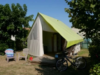 Camping Le Grand'R 4*, Camping 4* à La Faute sur Mer (Vendée) - Location Tente équipée pour 4 personnes - Photo N°2