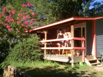 Camping des Sources 3*, Camping 3* à Saint Jean du Gard (Gard) - Location Chalet pour 5 personnes - Photo N°4
