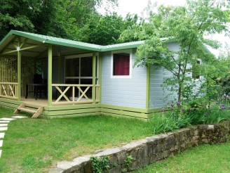 Camping des Sources 3*, Camping 3* à Saint Jean du Gard (Gard) - Location Chalet pour 8 personnes - Photo N°2