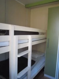 Camping Le Colporteur 4*, Camping 4* à Le Bourg d'Oisans (Isère) - Location Chalet pour 4 personnes - Photo N°8