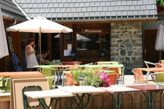 Camping Le Colporteur 4*, Camping 4* à Le Bourg d'Oisans (Isère) - Location Chalet pour 4 personnes - Photo N°13