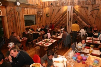 Camping Le Colporteur 4*, Camping 4* à Le Bourg d'Oisans (Isère) - Location Chalet pour 4 personnes - Photo N°14