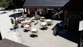 Camping Le Colporteur 4*, Camping 4* à Le Bourg d'Oisans (Isère) - Location Chalet pour 4 personnes - Photo N°15