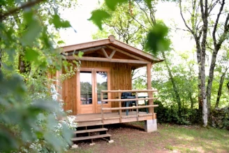 Camping Les Cigales 3*, Camping 3* à Rocamadour (Lot) - Location Chalet pour 4 personnes