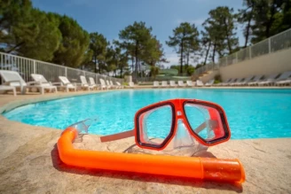 Camping La Pinède en Provence 3*, Camping 3* à Mondragon (Vaucluse) - Location Tente équipée pour 6 personnes