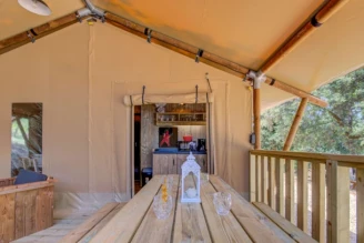 Camping La Pinède en Provence 3*, Camping 3* à Mondragon (Vaucluse) - Location Tente équipée pour 6 personnes - Photo N°4