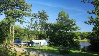 Camping Le Deffay 4*, Camping 4* à Sainte Reine de Bretagne (Loire Atlantique) - Location Chalet pour 2 personnes - Photo N°3