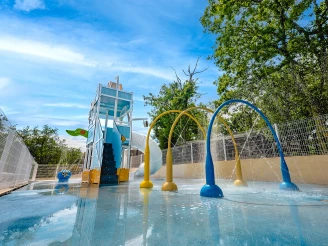 Camping Les Goélands 3* Ze collection, Camping 3* à Arès (Gironde) - Location Mobil Home pour 5 personnes - Photo N°8