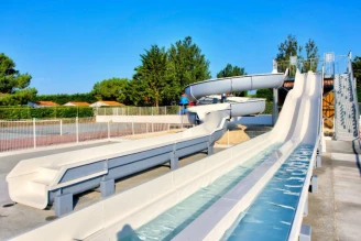Camping Les Ilates 4*, Camping 4* à Loix (Charente Maritime) - Location Tente équipée pour 5 personnes - Photo N°3